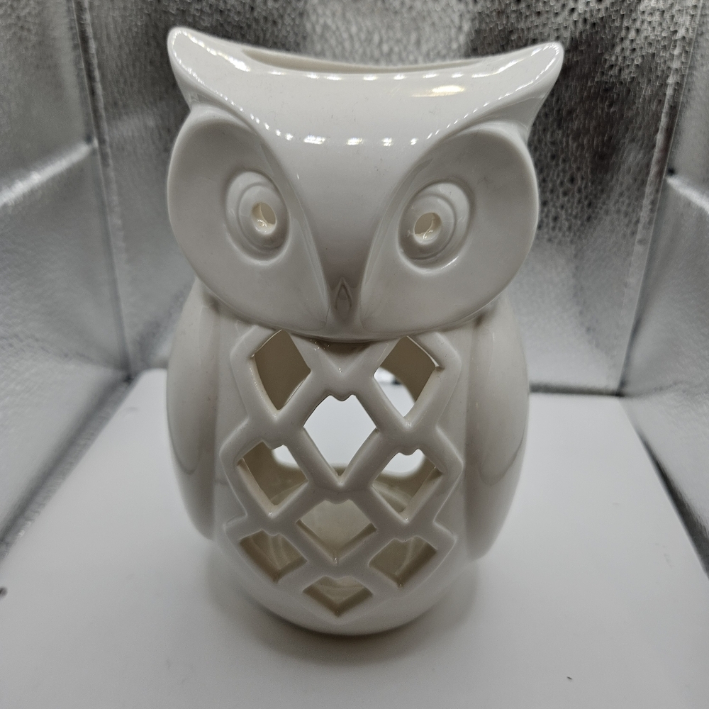 Yankee Candle White Ceramic Owl Tealight Candle Luminary Decor